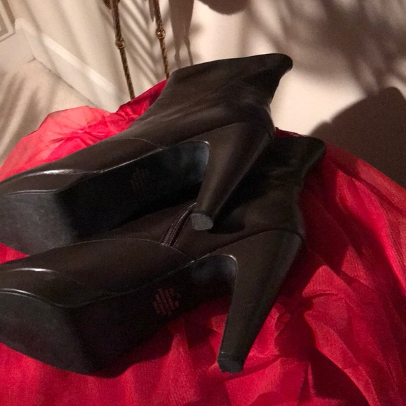 Brown size 10 ankle boots upper leather - Picture 6 of 7